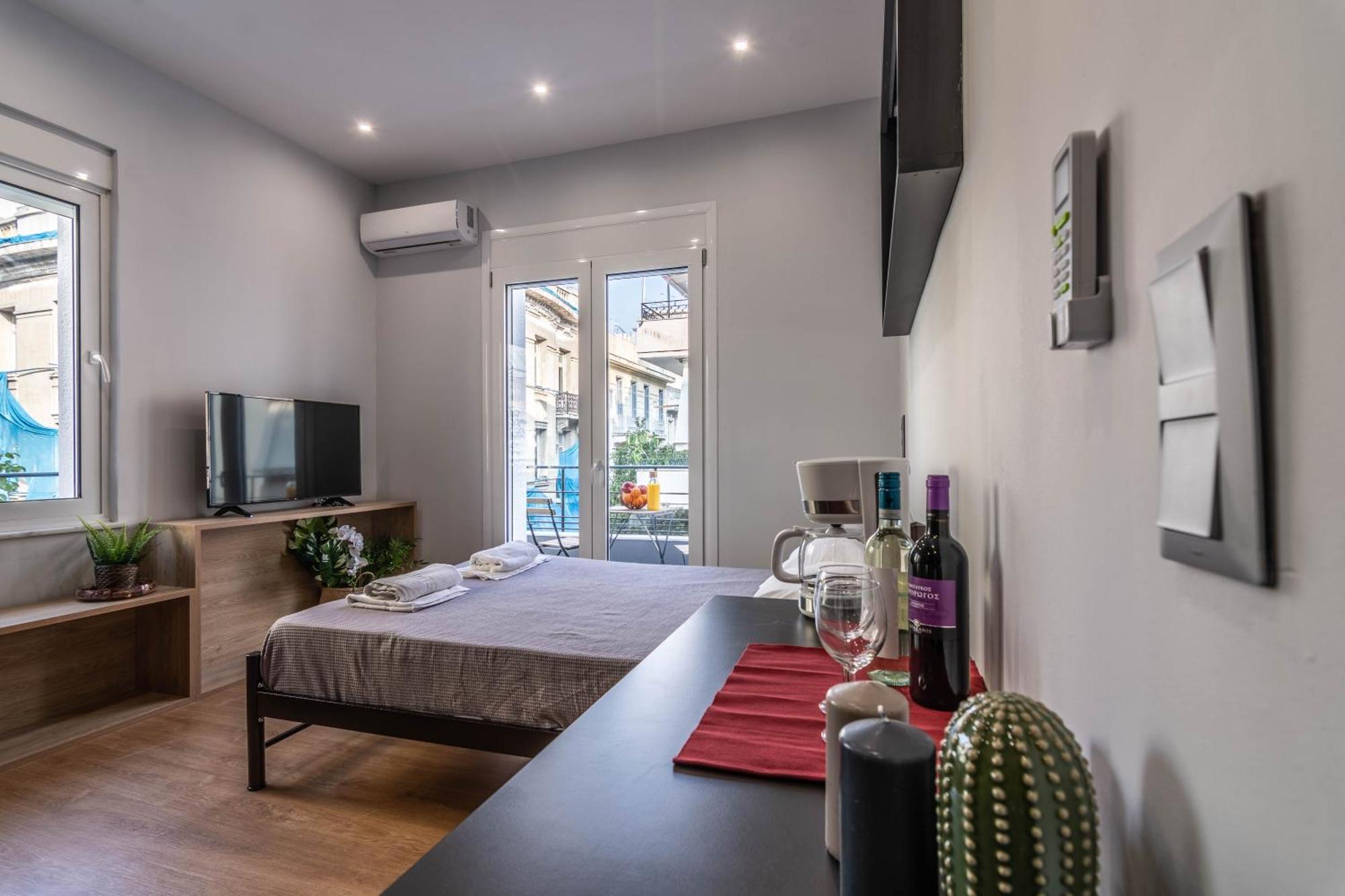 Aris Premium Accommodations Atenas Habitación foto