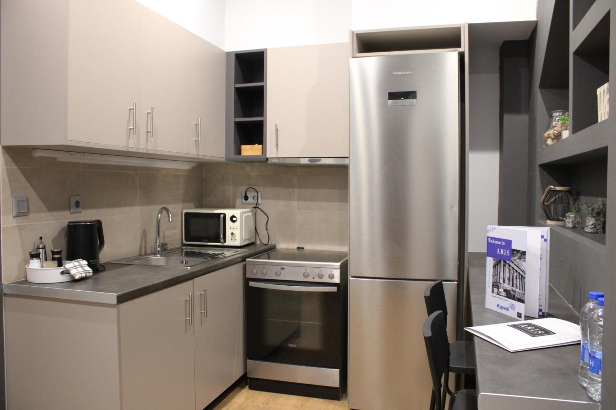 Aris Premium Accommodations Atenas Habitación foto